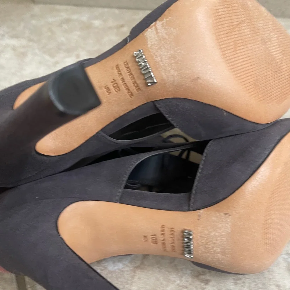 Schutz‎ Dark Gray Suede Lace Up Peep Toe Ankle Boot Heels Size 10B used 1x only!